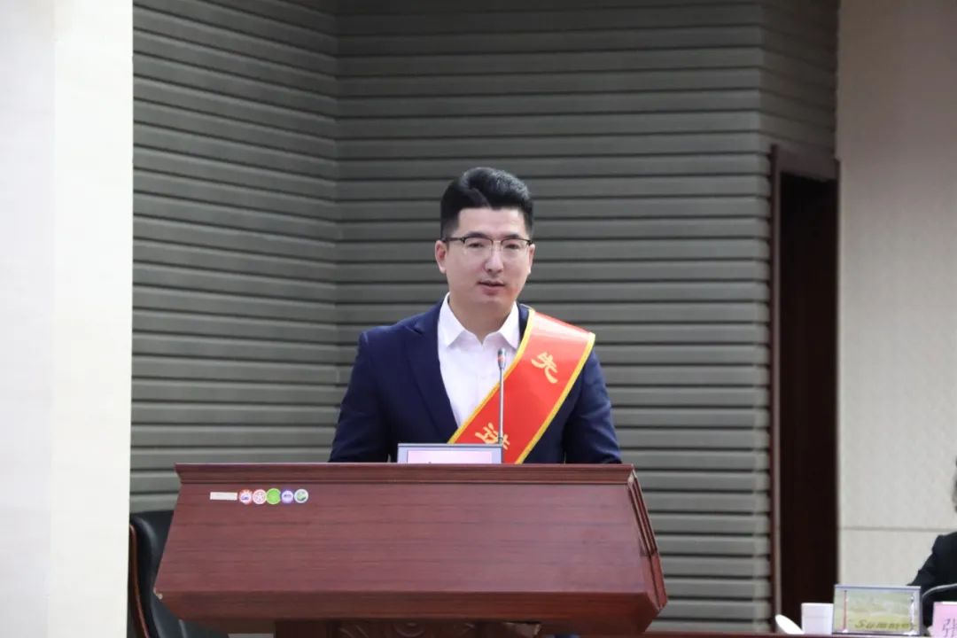 逐夢(mèng)起航 再創(chuàng)輝煌丨惠眾財(cái)金集團(tuán)召開(kāi)2022年工作會(huì)議(圖7)