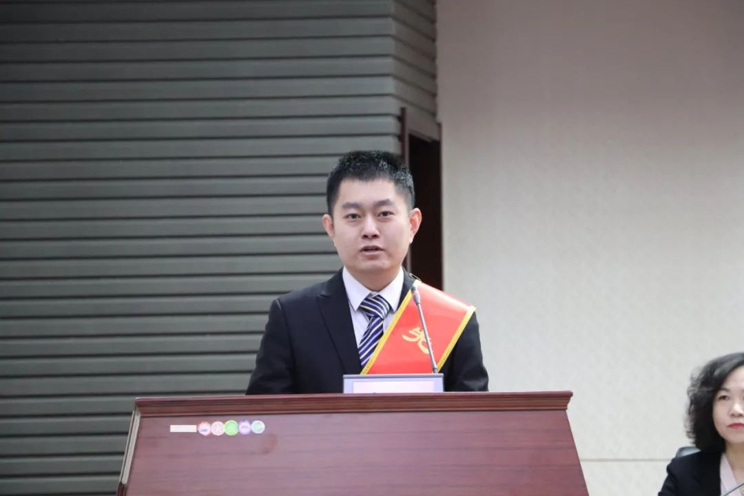 逐夢(mèng)起航 再創(chuàng)輝煌丨惠眾財(cái)金集團(tuán)召開(kāi)2022年工作會(huì)議(圖8)