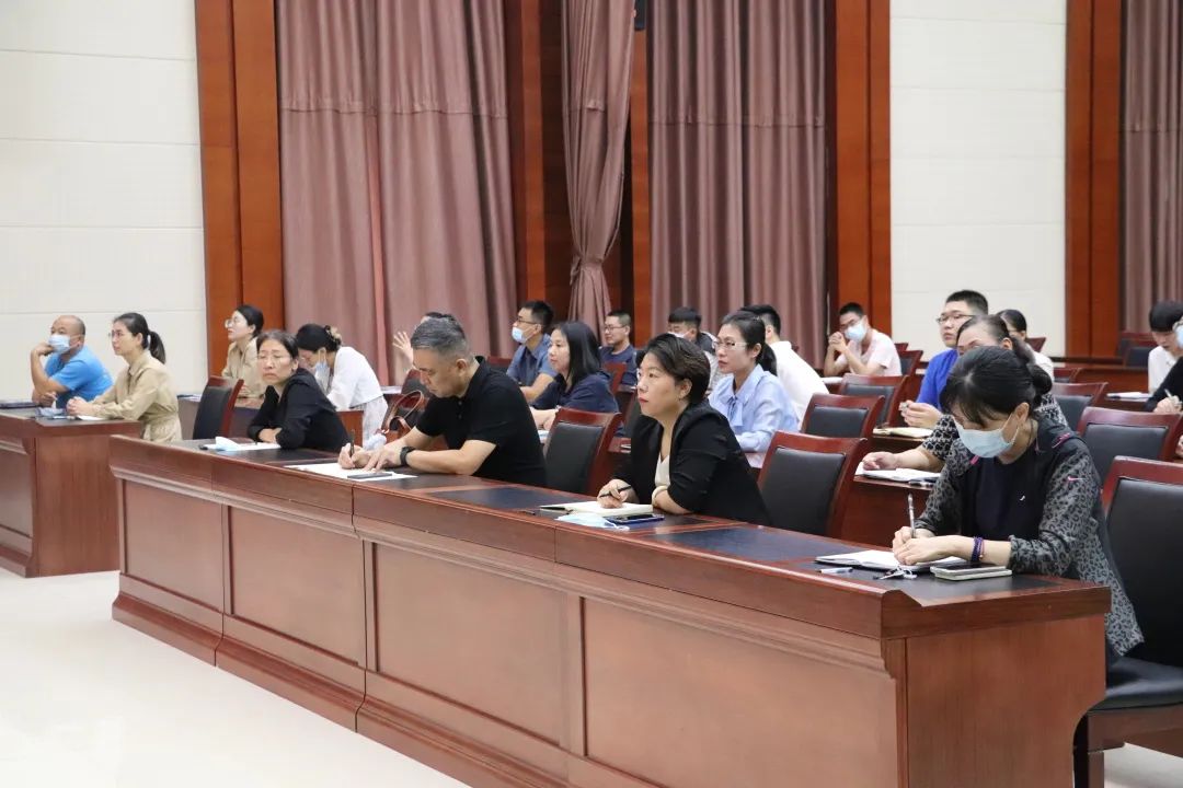 走在前，開新局”——惠眾財金集團舉辦《打開思維的世界》專題講座(圖5)