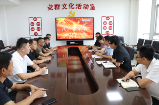 致敬 “最可愛的人”丨惠眾財(cái)金集團(tuán)召開退役軍人座談會(huì)(圖1) 致敬 “最可愛的人”丨惠眾財(cái)金集團(tuán)召開退役軍人座談會(huì)(圖1)